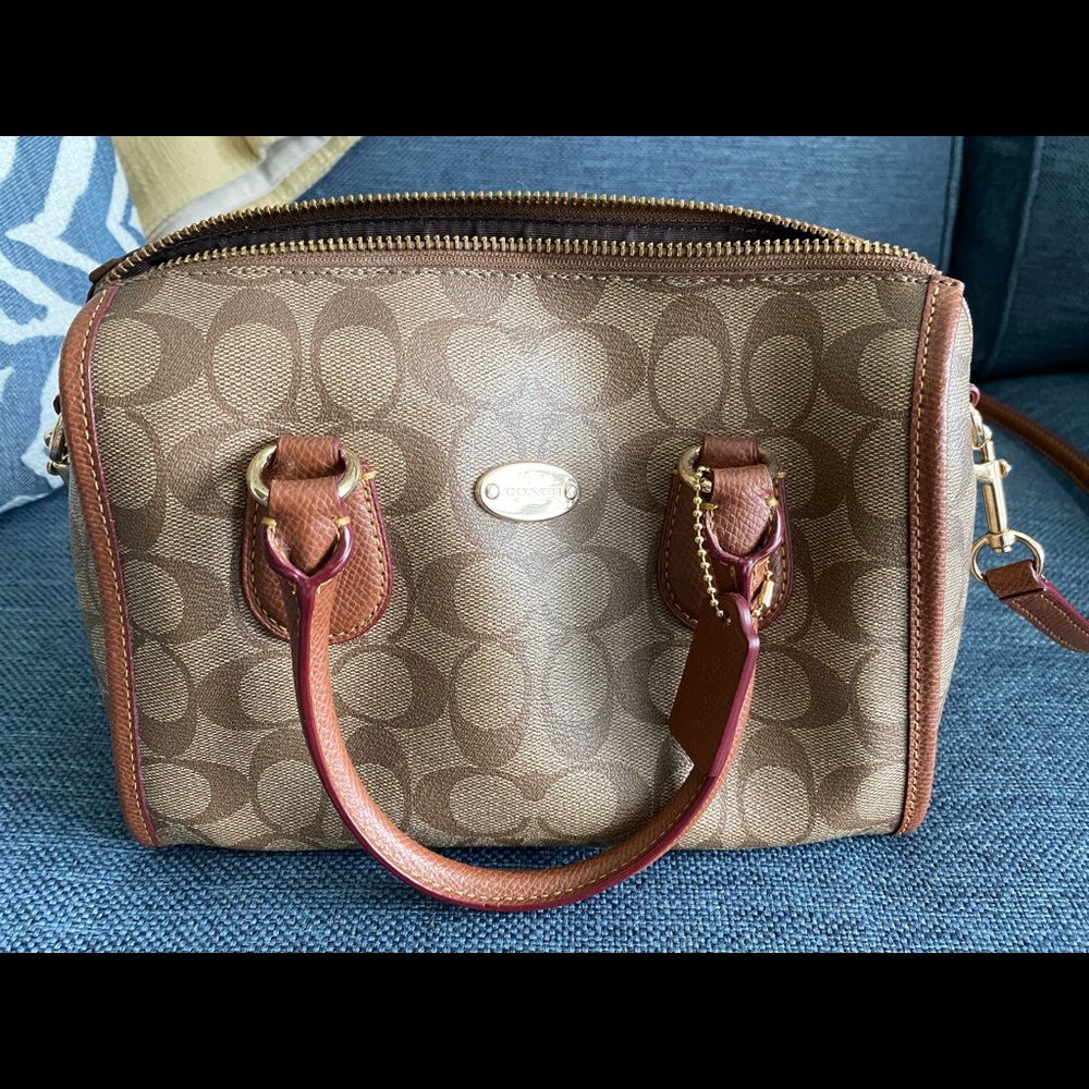 Coach signature crossbody!